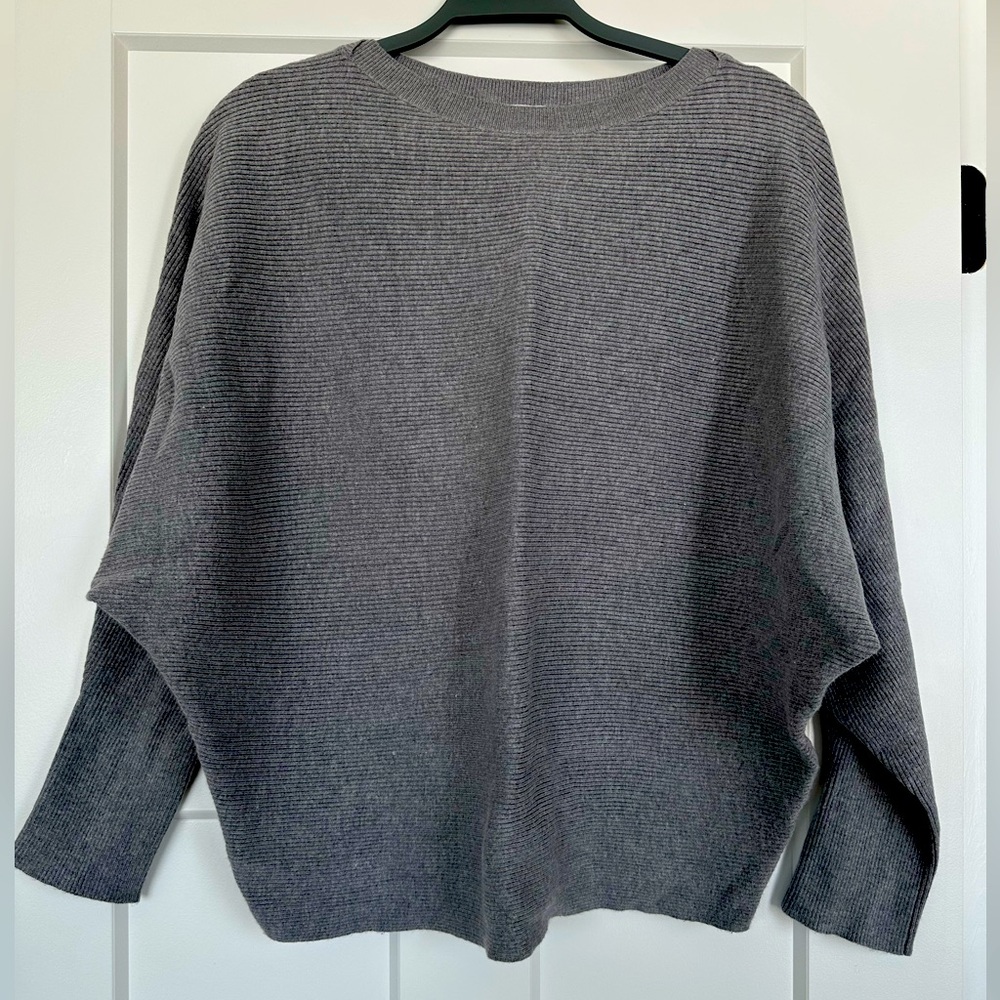 Gray Dolman Sleeve Sweater Size L.